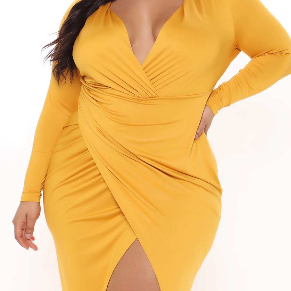 Gold/yellow dress. Super comfortable and flattering dress - Picture 2 of 3